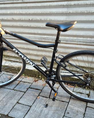 Bici trekking RIVERSIDE 100 nera