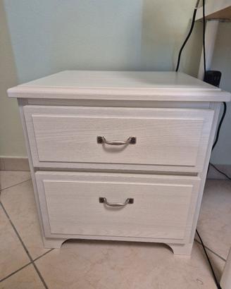 comodino in legno