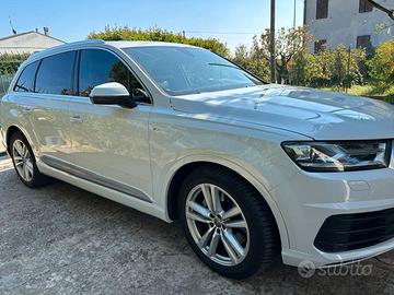 Audi Q7   7 posti