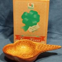 Contenitore per servìre il gelato ad un ospite 