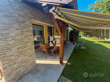 Villa unifamiliare con giardino privato