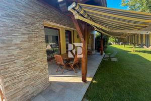 Villa unifamiliare con giardino privato