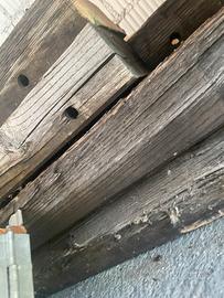 Travi in legno rustiche antiche