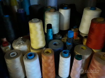 Fili di cotone di tutti i colori