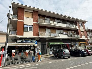3 LOCALI A LANZO TORINESE