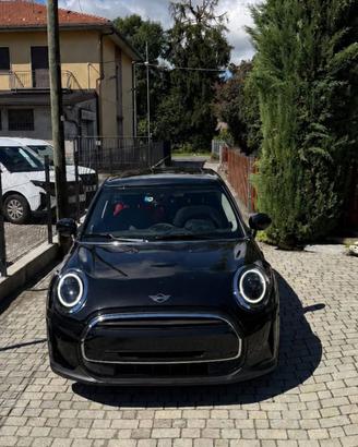 Mini Cooper Essential 5p