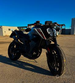 ktm Duke 790