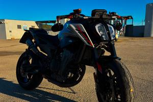 ktm Duke 790