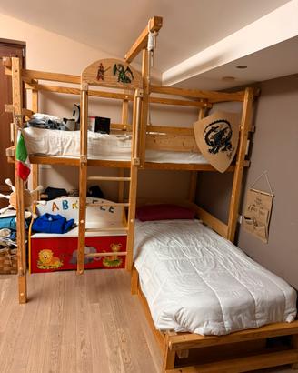 Letto in legno massello