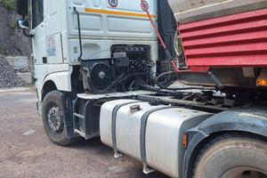 Trattore stradale 4X4