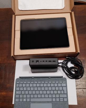 Microsoft Surface Go 4+ TypeCover+ Docking Station