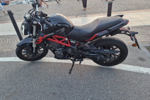Benelli 302s moto