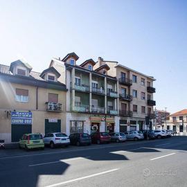 locale commerciale open space di 90 mq