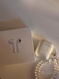 Airpods con custodia e scatola