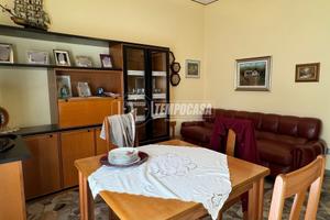 RIF. 569 - AMPIO TRILOCALE IN ZONA SERVITA CON BOX