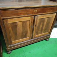 Mobile credenza