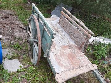 Carro antico in legno