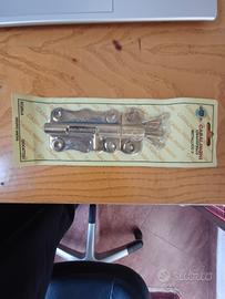 Chiavistello per chiusura porte 