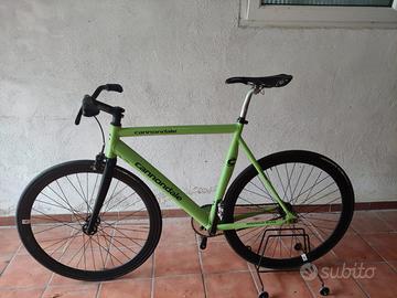 Bici scatto fisso, alluminio + forcella carbonio
