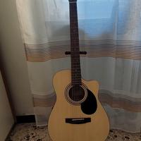 Chitarra acustica cutaway elettrificata