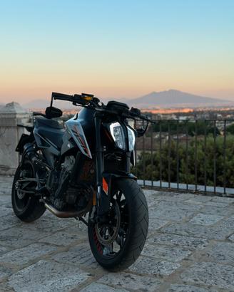 Ktm duke 790