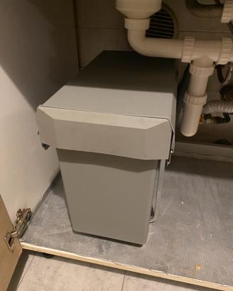 Bidone spazzatura sottolavello