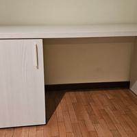 Scrivania con mobile per Frigo Bar