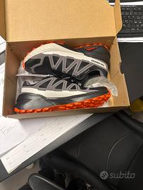 Scarpe Salomón nuove