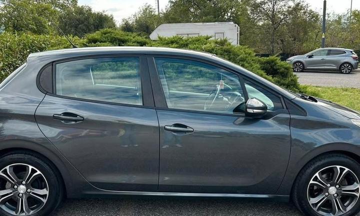 Peugeot 208 1.2 benzina 82CV pure tech allure