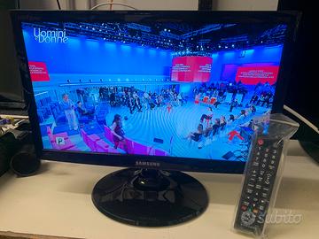Tv 19 pollici samsung , vari ingressi