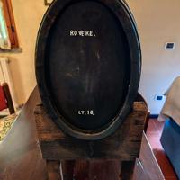 Vecchia botte in legno di rovere