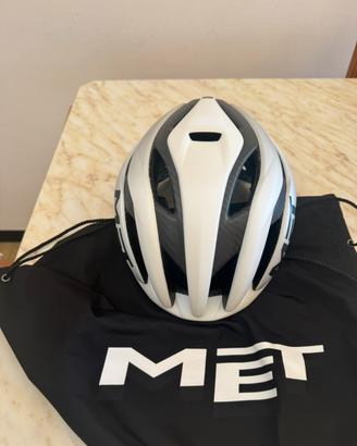 Casco bici MET “Trenta 3k Carbon”