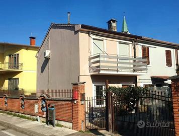4 LOCALI A CASTEL D'AZZANO