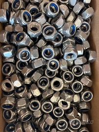 Dadi M10 autu bloccanti inox