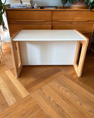 Sedia e tavolo/panca per bambino. Montessori Cube.