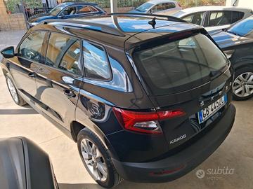Skoda Karoq 1.6 TDI Style autocarro 4 posti bollo 