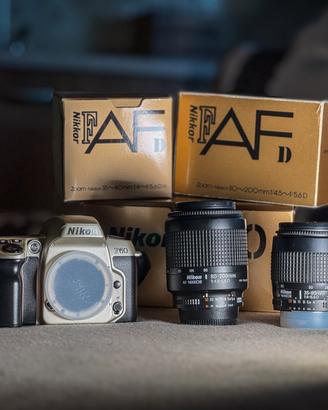 Kit Nikon F60 a rullino + 2 obiettivi