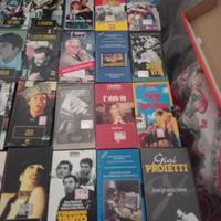 Cassette VHS di film con tanti attori