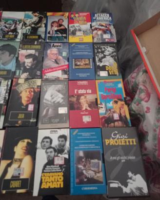 Cassette VHS di film con tanti attori