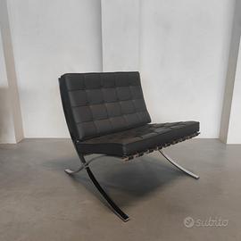 BARCELONA NUOVA in Pelle Nera by KNOLL Studio