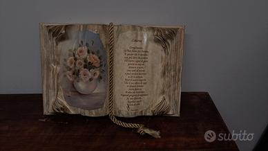 Targa Decorativa in Stile "Libro Antico"