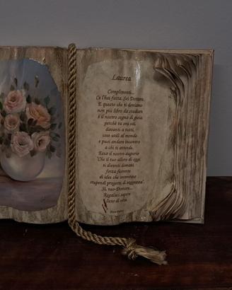 Targa Decorativa in Stile "Libro Antico"