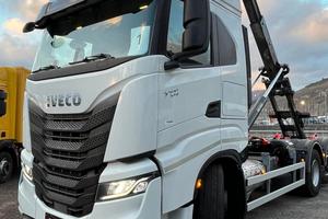 IVECO S-WAY AS260S51 CON SCARRABILE