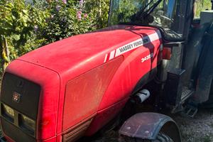 Trattore massey ferguson frutteto