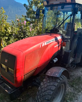 Trattore massey ferguson frutteto