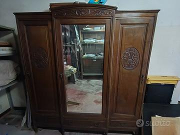 Armadio tre ante  in massello 