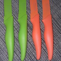 coltelli da tavola colorati