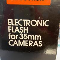 Flash eletrronico per macchine fotografiche 35 mm