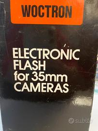 Flash eletrronico per macchine fotografiche 35 mm