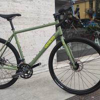 Bicicletta gravel Genesis